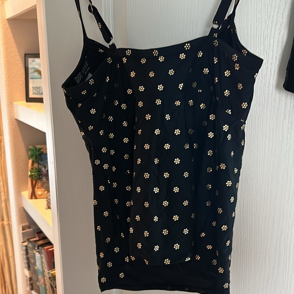 1 swimsuit top , and 1 swim skort - Picture 2 of 6